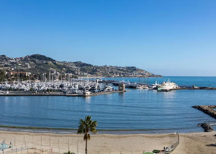 Zaffiro Attico Sanremo- Stunning View Terrace Апартаменты