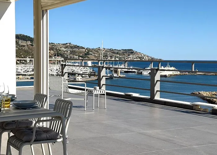 Zaffiro Attico Sanremo- Stunning View Terrace Lägenhet